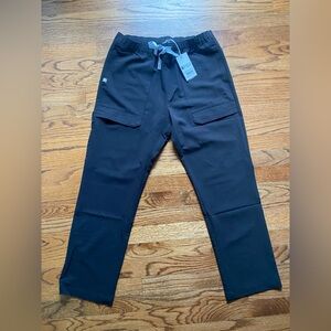 FIGS Black Scrub Pants Small Short | New With Tags .